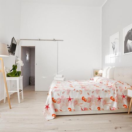 Maison San Michele Lovely Apartment Trani Bagian luar foto