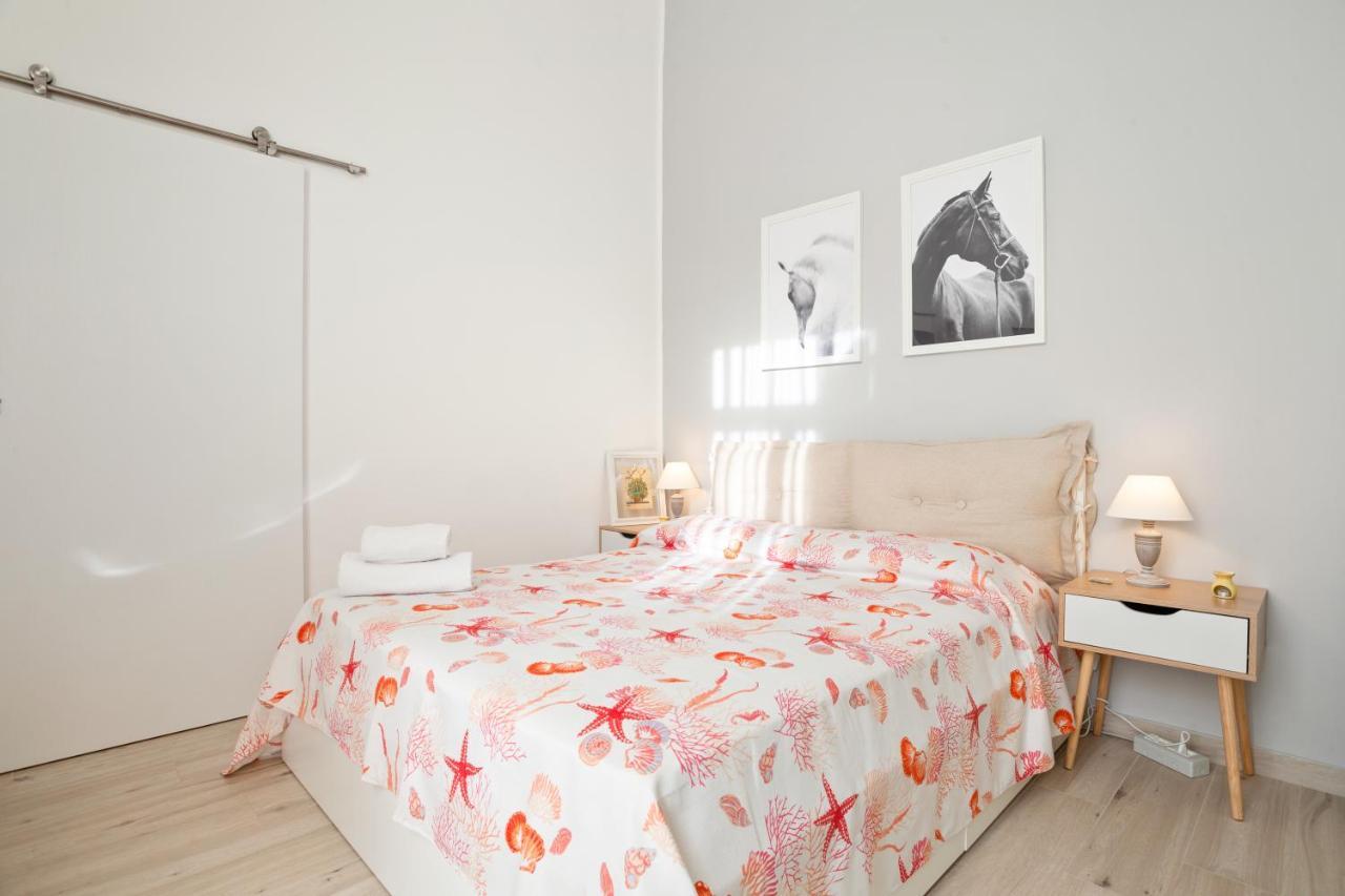 Maison San Michele Lovely Apartment Trani Bagian luar foto
